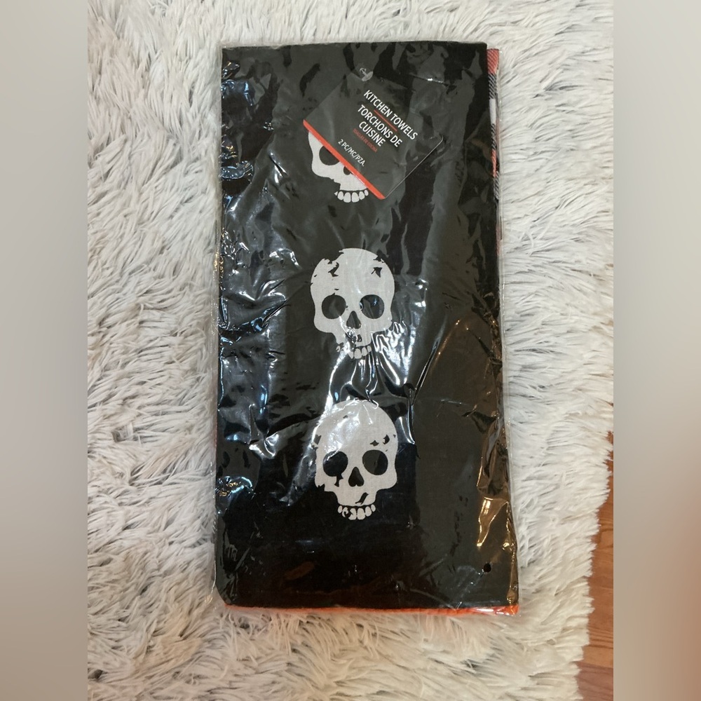 Home Essentials Halloween theme 2 pack of kitchen towels